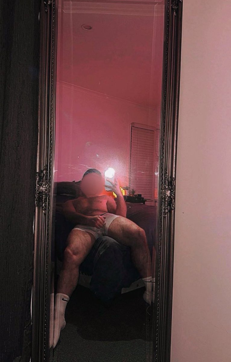 hunterbryyce's tweet photo. Waiting for you to take the rest off. https://t.co/ELz8bJrB2p