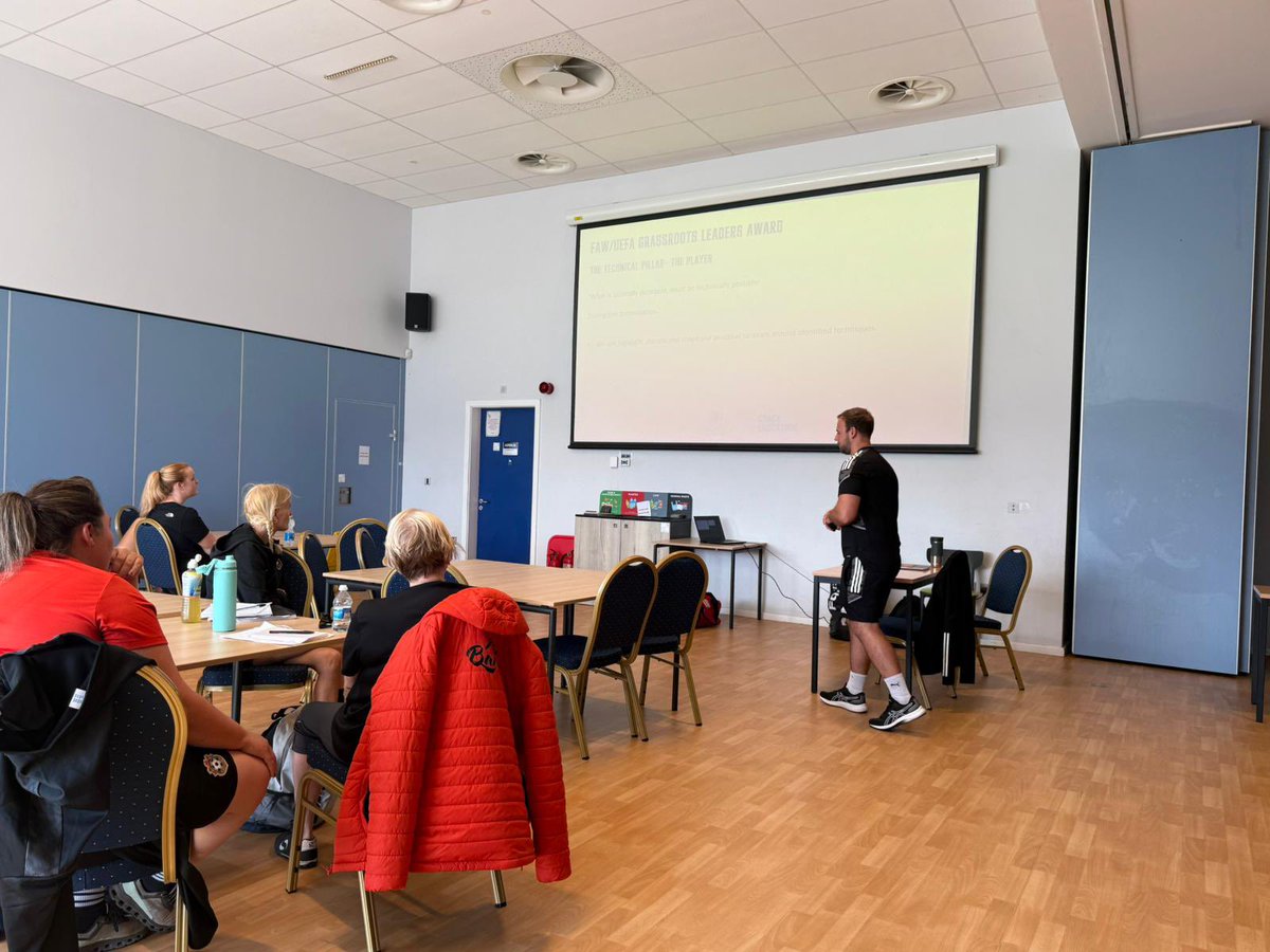 Yesterday, I had the pleasure of delivering the <a href="/FAWCoachEd/">⚽️ FAW Coaching</a> UEFA Grassroots Leaders Award at Airbus FC! ⚽️

The energy, enthusiasm, and commitment from everyone involved was a real testament to the passion for driving positive change in local clubs and communities.