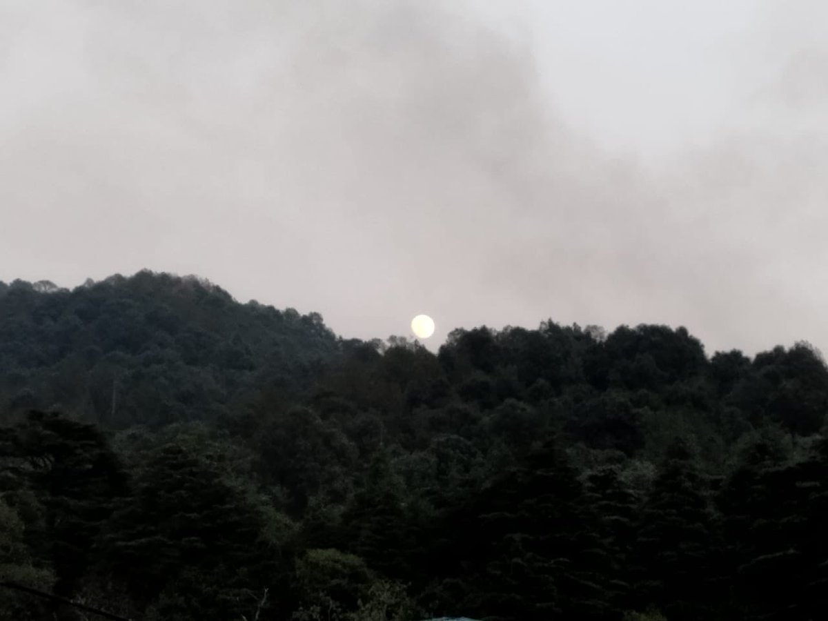 📷 (Instagram) catchynature2021

#NaturePhotography #landscape #mountains #nature #photography #sundayvibes #moon