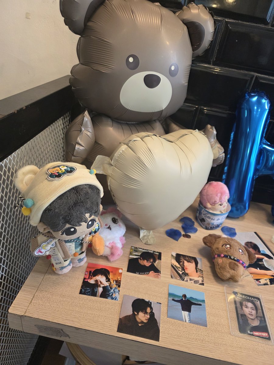 iamyourhuang21's tweet photo. Finally celebrated haechan month 🥹🌻🫶🏻✨️
Thank you @mirasol_forlhc 🥹🙏

#LettersToSunshine
#OurDearestFirstLove https://t.co/no7bjdntul