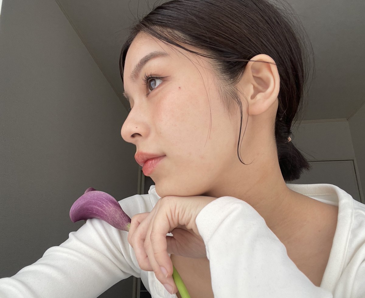 sckcvana's tweet photo. 今日はTikTokでmy makeup makeで検索して似合うメイクを教えてもらった！
出てきた写真はいつもと全然違くて難しかったけどこれからしようと思えるメイクになった🫶 https://t.co/MxUarL48gI