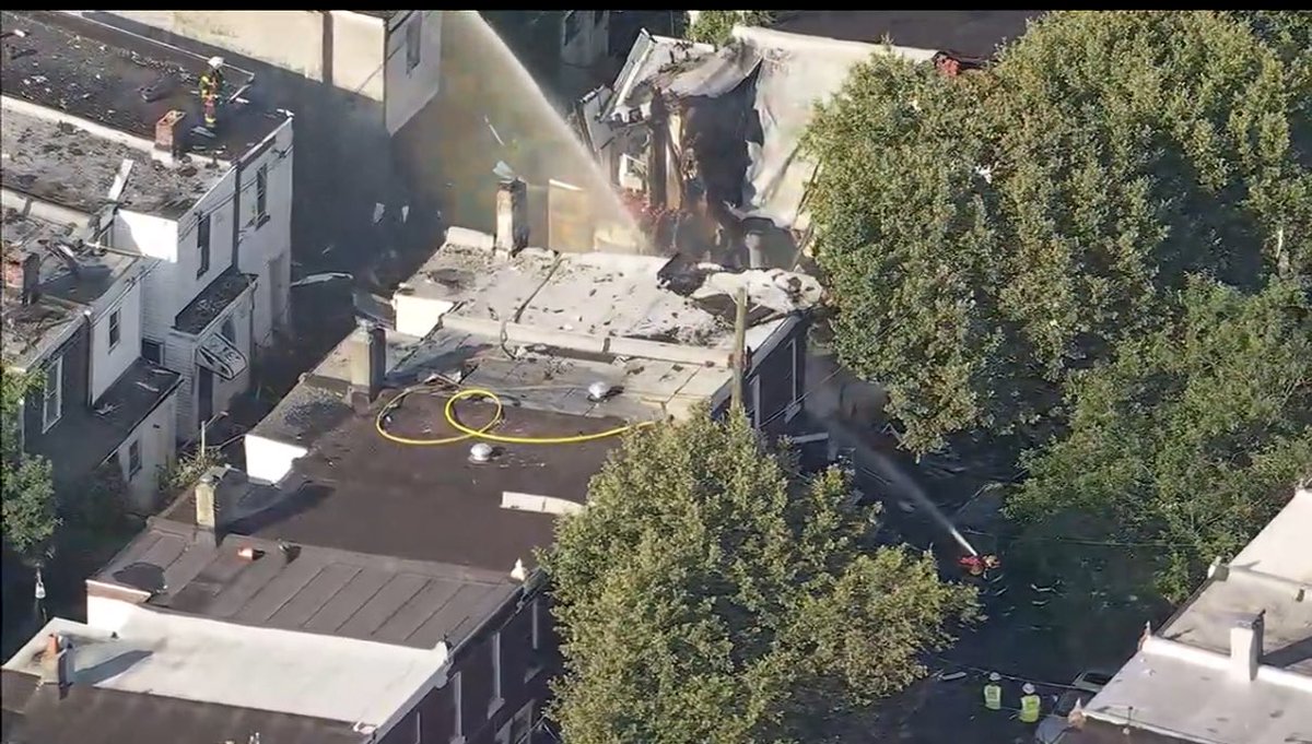 cindybassphilly's tweet photo. My heart goes out to all those affected by this tragic early‑morning fire and collapse in Nicetown. Our community is holding the injured and displaced in our prayers as emergency crews and the Fire Marshal work tirelessly to uncover what happened. 1/2 https://t.co/GxLv5z4EI0