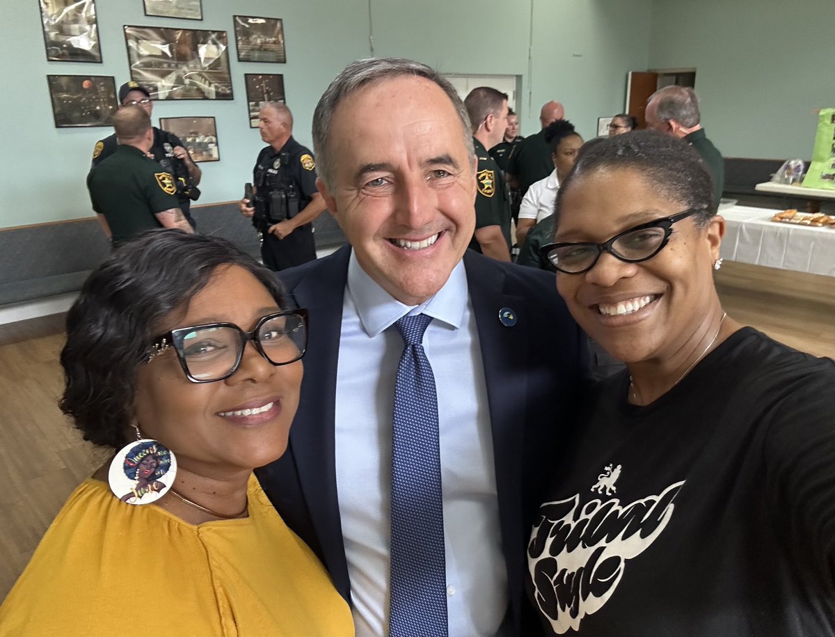 brucearector's tweet image. Thank you Garden of Grace Ministries for hosting Clearwater Police, Fire and Rescue and Pinellas County Sheriff's Office personnel for a great First Responders Appreciation Breakfast yesterday. Your support and prayers for these grest men and women mean a lot! #FirstResponders