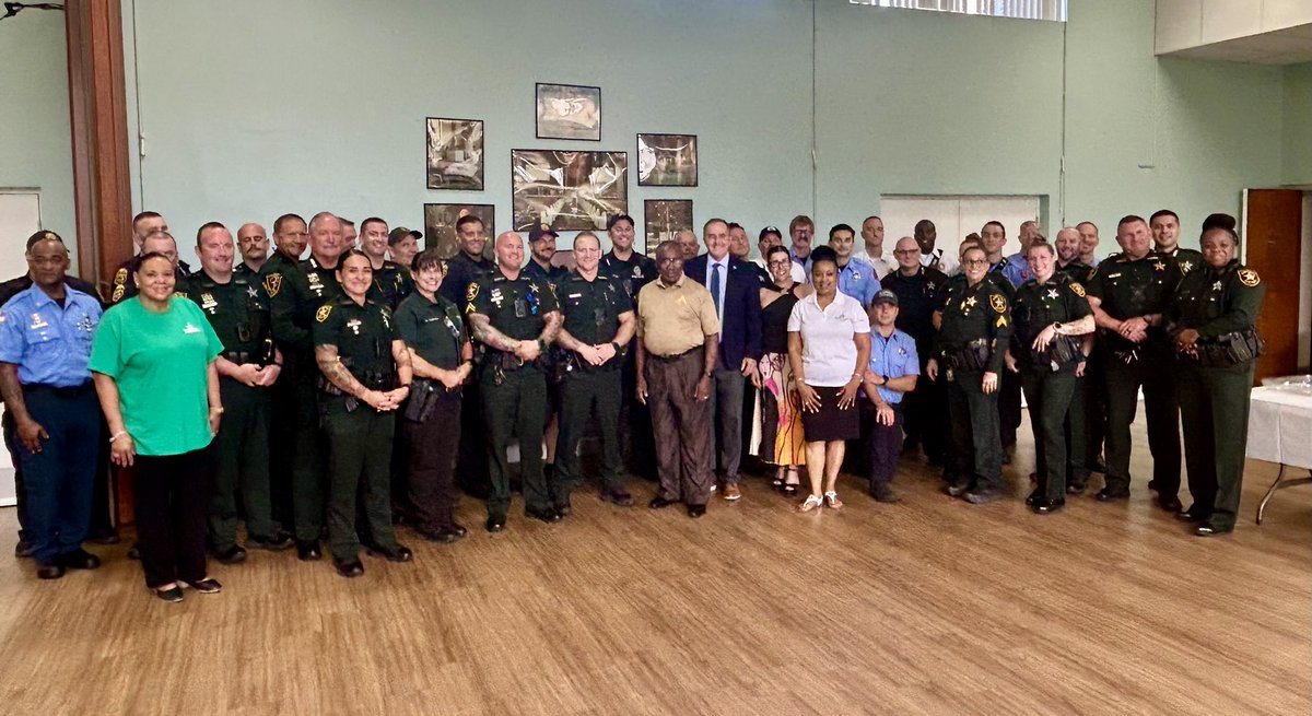 brucearector's tweet image. Thank you Garden of Grace Ministries for hosting Clearwater Police, Fire and Rescue and Pinellas County Sheriff's Office personnel for a great First Responders Appreciation Breakfast yesterday. Your support and prayers for these grest men and women mean a lot! #FirstResponders