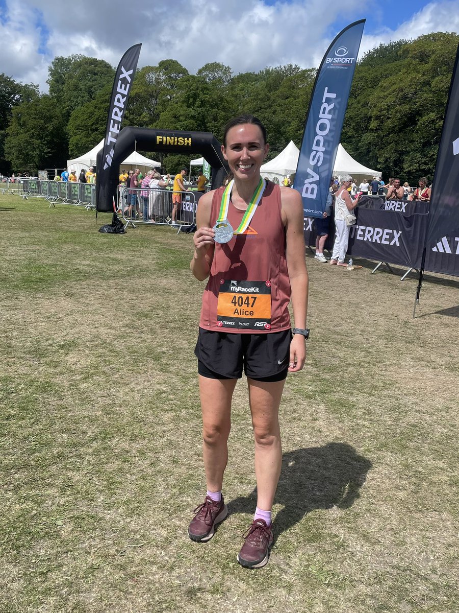 _AliceCarter_'s tweet image. ⛰️ Annual venture on the trails to take on some of Sheffield’s finest hills @Roundshefrun - 9th time tackling this course and it never gets easier! #trailrunning #roundsheffieldrun