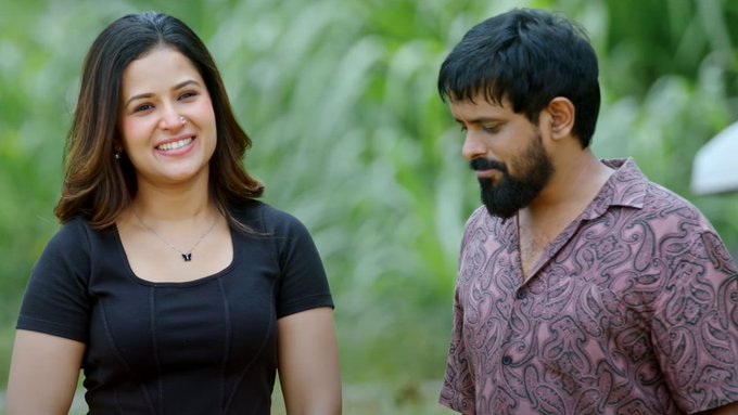 Nithish_017's tweet photo. 🎬 Movie Review: X & Y (2025) | Kannada | Dir. D. Satya Prakash

Rating: ⭐⭐⭐ (3/5)

D. Satya Prakash, known for his distinct voice in Kannada cinema with films like Rama Rama Re, Ondalla Eradalla, and Man of the Match, continues his streak of narratively bold storytelling with X & Y—a fantasy drama that dares to explore uncharted emotional and metaphysical territory.

Plot Overview:
The film revolves around a deeply philosophical yet heartwarming concept—an unborn soul named Jeeva (portrayed by Atharva Prakash) finds itself in the body of a beggar and embarks on a journey to seek out his future parents. On one hand, there’s Kreede (played by Satya himself), a compassionate man who runs an auto-ambulance service. On the other, we have Krupa (Brinda Acharya), a woman caught in the turmoil of an unwilling marriage. It is Jeeva’s mission to bring these two souls together, to become their child.

Direction & Concept:
 X & Y is possibly one of the first Indian films to tackle the narrative of an unborn soul seeking purpose and belonging. Satya Prakash deserves immense credit for envisioning a story of such emotional complexity and spiritual depth. The film is laced with metaphors and visual storytelling that reflects a filmmaker unafraid of experimenting within the mainstream format.

Performances:
Making his acting debut in a lead role, Satya Prakash delivers a commendable performance as Kreede—a free-spirited Samaritan with a heart of gold. Brinda Acharya as Krupa brings nuance and emotional weight to her role, capturing the dilemma of a woman torn between societal pressure and self-choice. But the real soul of the film is Atharva Prakash as Jeeva—his portrayal is both tender and affecting, anchoring the film with sincerity and innocence. Veteran actors like Doddanna and Dharmanna Kadur lend solid support.

Technical Merits:
The cinematography and editing stand out, particularly in sequences involving Jeeva’s journey. The use of visual metaphors and clean transitions enrich the narrative grammar. The background score is serviceable and supports the film's mood without overpowering it.

Where It Falters:
While the first half moves with promise, the second half loses momentum, leaning too heavily into sentimentality at the cost of narrative progression. A major drawback is the inclusion of songs that feel redundant—merely echoing emotions already conveyed through visuals and dialogue. This unnecessarily stretches the runtime from a potential 85 minutes to nearly 108. A tighter edit and better judgment on the music front would have greatly benefited the film.

Final Thoughts:
 X & Y is an out-of-the-box cinematic attempt that deserves appreciation for its originality and intent. However, it's disheartening to witness the lack of promotional visibility. In an era where content is lost in the din, X & Y risks going unnoticed despite its merit. It’s imperative that the team takes promotions more seriously for future projects.

While Rama Rama Re still stands as Satya Prakash’s finest work to date, X & Y reaffirms his commitment to meaningful, rooted cinema that challenges conventional storytelling.

📢 Do share your thoughts in the comments and repost to spread the word about this gem. Follow for more insightful reviews from the world of cinema.

@TheNameIsYash @SatyaPictures @KicchaSudeep @IamHCB @brinda_ba18 @d_satya_prakash @sharadasrinidhi @TheCineprism