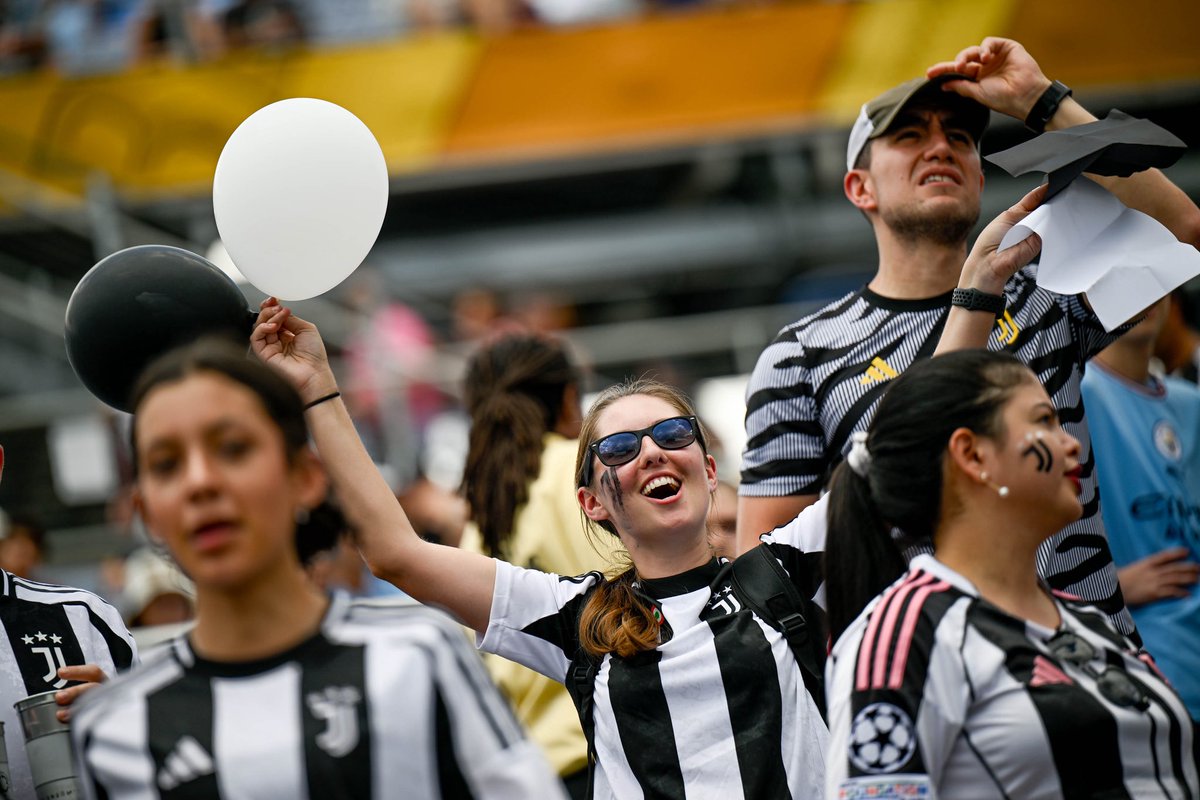 دائما خلف البيانكونيري 🤍🖤