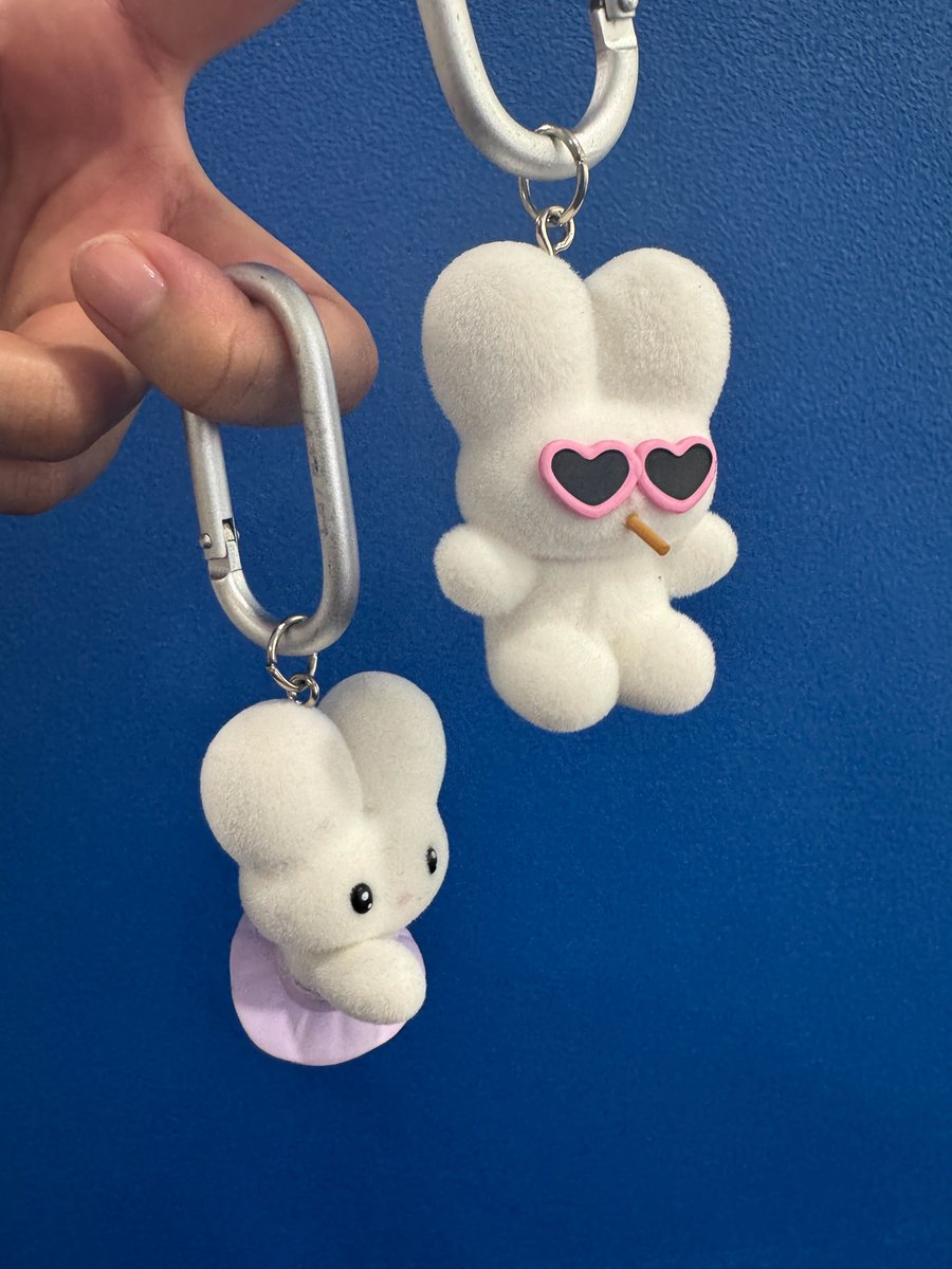 beco+81(<a href="/beco_plus81/">beco+81</a> )さんのうさぎ達🐇
皮肉と可愛さの共存がたまらなく好き🫶
いつか絵を家に飾りたいのです。
最近のポーカーの絵もたまらなかった…😎🃏