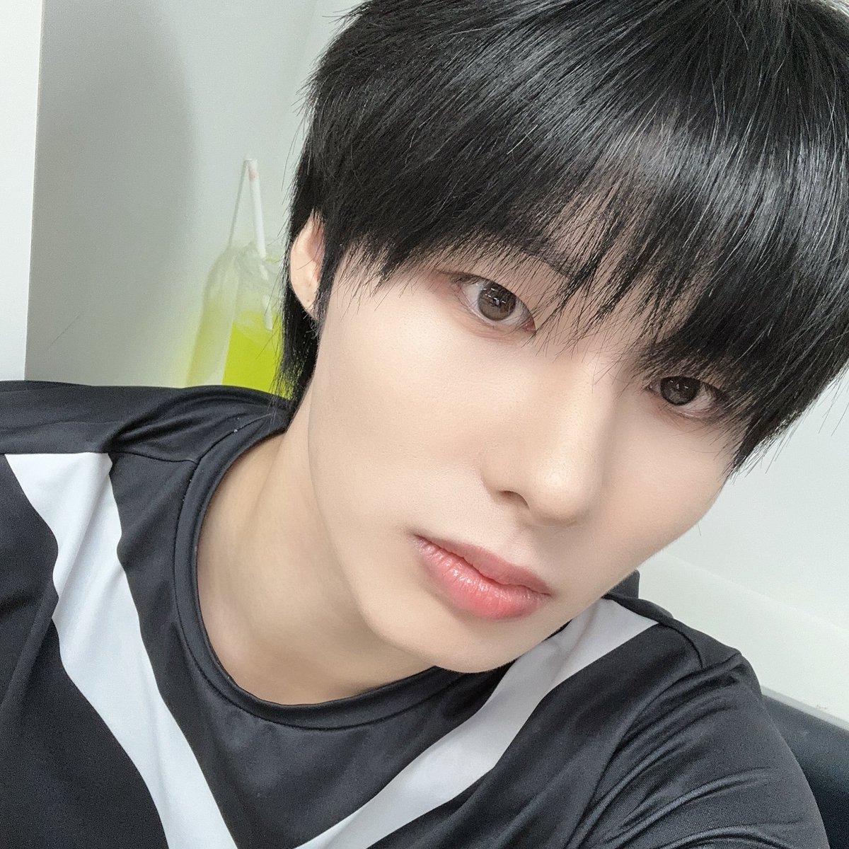 ELASTofficial's tweet photo. 싹쓰리 화이팅! 뭉쳐야찬다 화이팅⚽✨

#ELAST #엘라스트 #エラスト
#WONHYUK #원혁 #ウォンヒョク https://t.co/COllV2KOeb