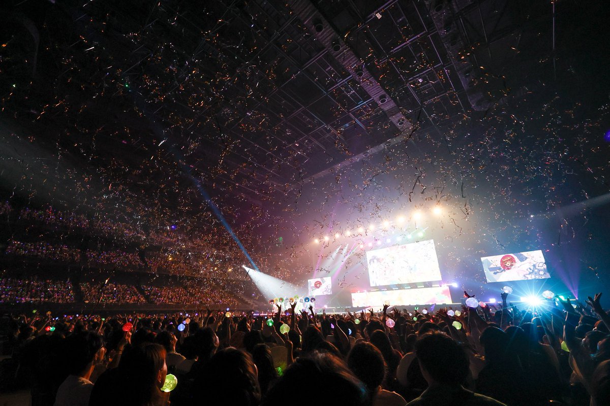 jpapachannel's tweet photo. 世界一好きな人達と、今までで一番幸せな2日間を過ごせました‼️

5周年ありがとう🌈🍑

今日という日を迎えられたこと、全てのリスナーさんに感謝を伝えたいです！！！

大好きだよ

#からぴち https://t.co/5s01YvEbDR