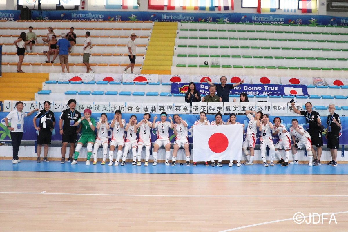 JDFA_official's tweet photo. 【デフフットサル男女日本代表選手団 帰国】

デフフットサル男女日本代表選手団は、本日イタリアより全員無事に帰国しました！
沢山の応援ありがとうございました！

『デフフットサルワールドカップ（イタリア）🇮🇹』
https://t.co/hMN9D1kqJg

■大会公式HP
https://t.co/auRd6oq6mD
https://t.co/TGhEwzZQJQ
■大会公式Facebook
https://t.co/OV0vxCHvcD
■大会公式Youtube
https://t.co/Dngt99LrNe

#デフフットサル
#日本代表
#ワールドカップ