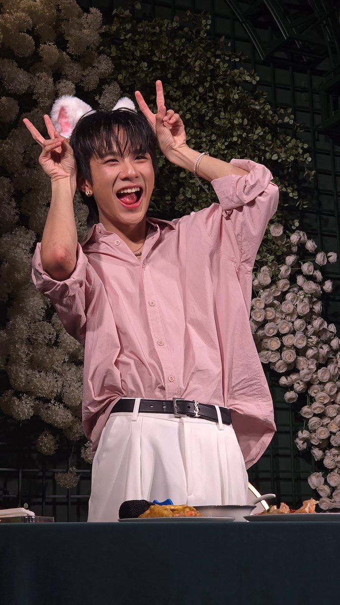 lionsmae's tweet photo. ทุกคนอยากเป็นแม่แมวตัวนี้💖😸

SAVE X MEIMEICANG
#MeimeicangmendianxSave
#savewrg https://t.co/ptQvMGZBah