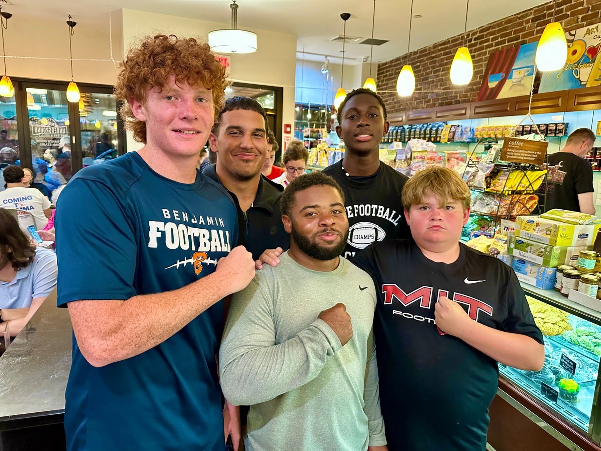ScottBSmithESQ's tweet image. Charlie, Terrion, Nate &amp;amp; Kaden had a great week of football camps &amp;amp; even won a championship, recorded several PR’s &amp;amp; enjoyed some great food/treats along the way. These young men, as well as their teammates &amp;amp; coaches, are prepared &amp;amp; ready to play serious football come July 28th.…