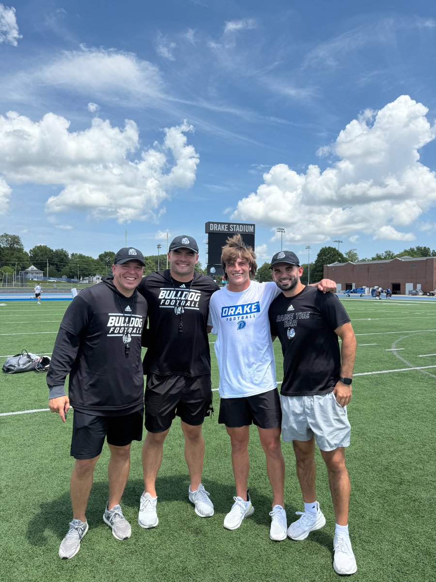 JackOfferdahl's tweet image. #AGTG Great padded camp! Got to bang and get physical for the awesome staff @DrakeBulldogsFB  Winning tradition and great culture!! Can't wait to get back.  @CoachJoeWoodley @Coach_VasquezAJ @AdamCox38 @CoachDAdams @DRidgeCoachB1 @ProStarSports