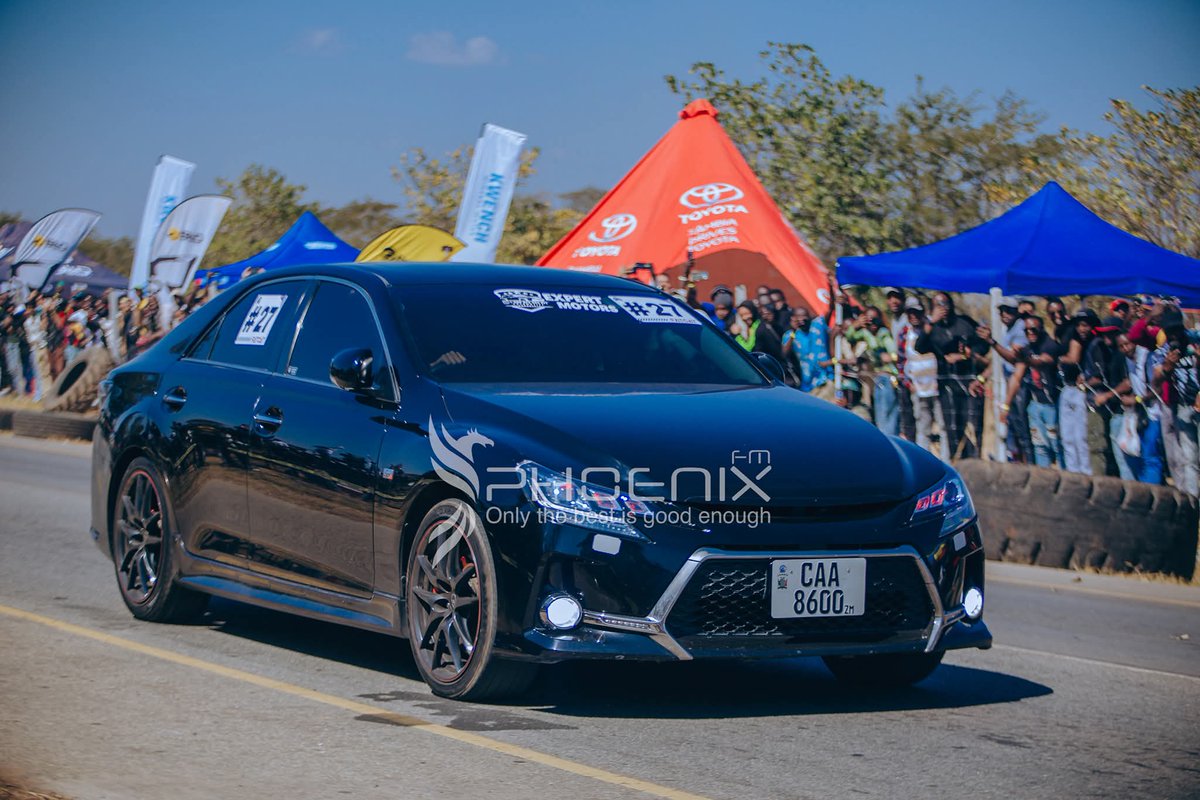 diamondtvzambia's tweet image. Today a TOYOTA Mark X tried to prove a point by Racing with BMW M3 
The rest was History. 

©️ Phoenix FM