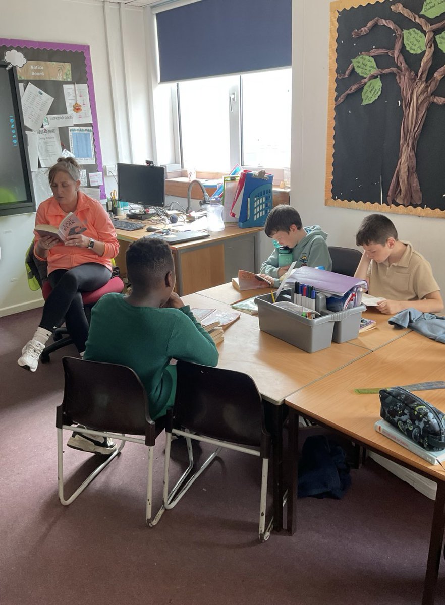 Hendrefoilan's tweet photo. Year 4 Manta Rays are thoroughly enjoying reading the ‘the last bear’ as a whole class… #justreadproject @HGold_author #hdfpMr #hdfpLit https://t.co/UVV18fQChO