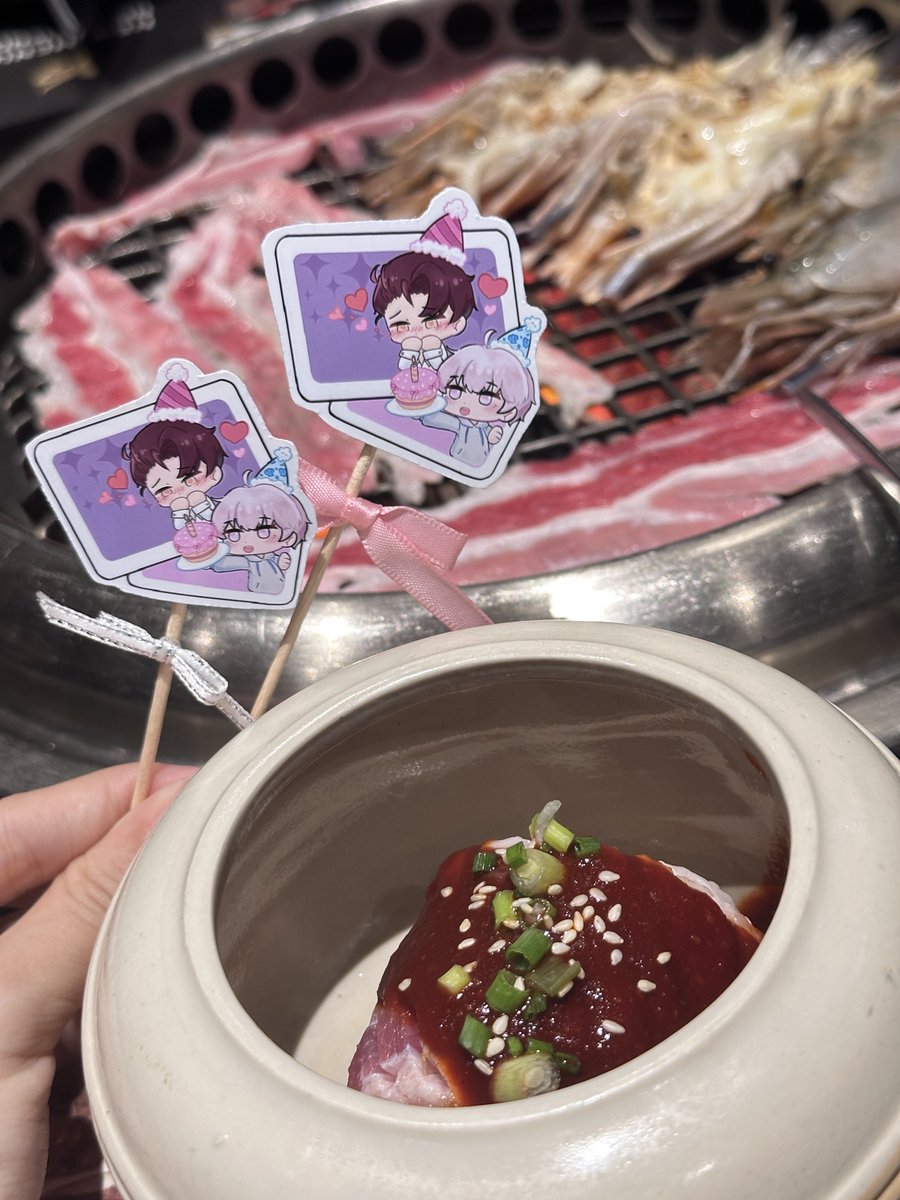 purin_galz's tweet photo. 마침내 이로 @ikuserim 님의 소중하고 사랑스러운 아이들과 함께 맛있는 식사를 나눌 수 있어서 정말 감격스럽고 행복했어요😍🍣🥓🥩✨
#결혼하는남자
#인혜린
#ดวงใจที่หายไป
#AMarryingMan
#MissingLove https://t.co/UM6DQpo8Iv
