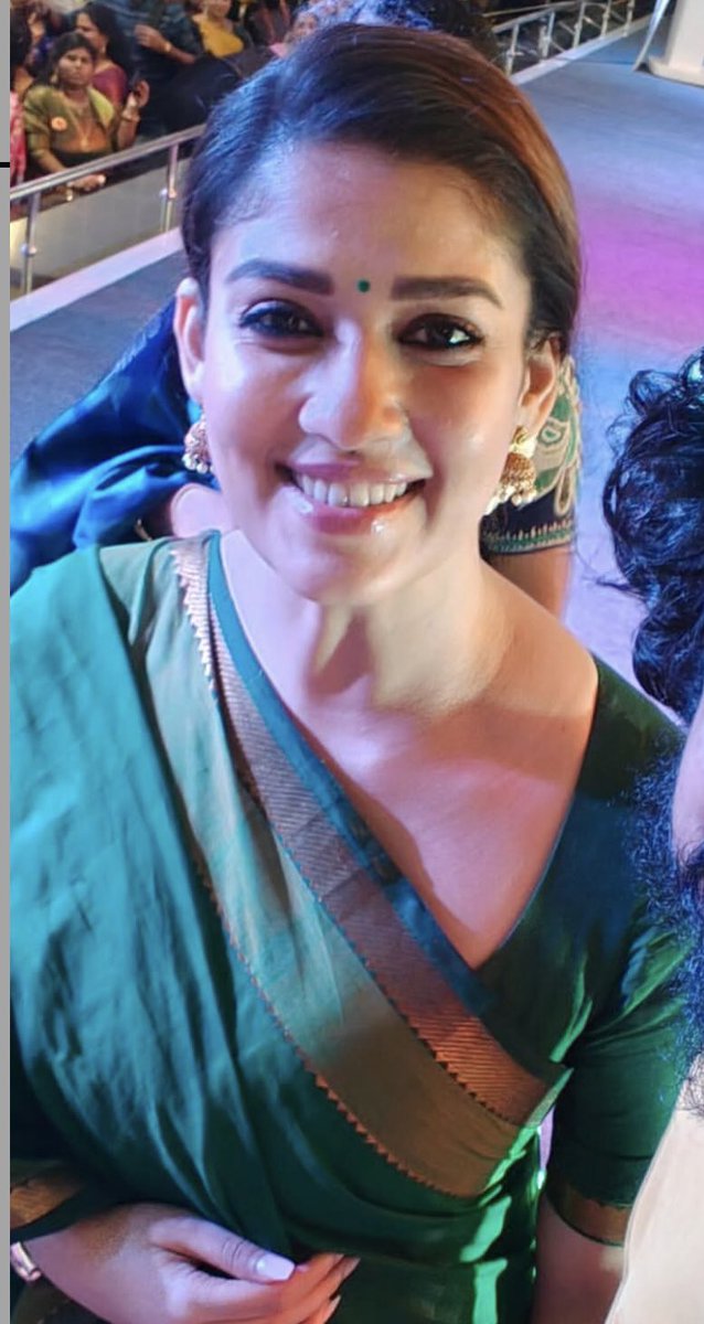 Thalaiviiiiiii &amp; that Smile❤️😇

LadySuperStar Nayanthara
