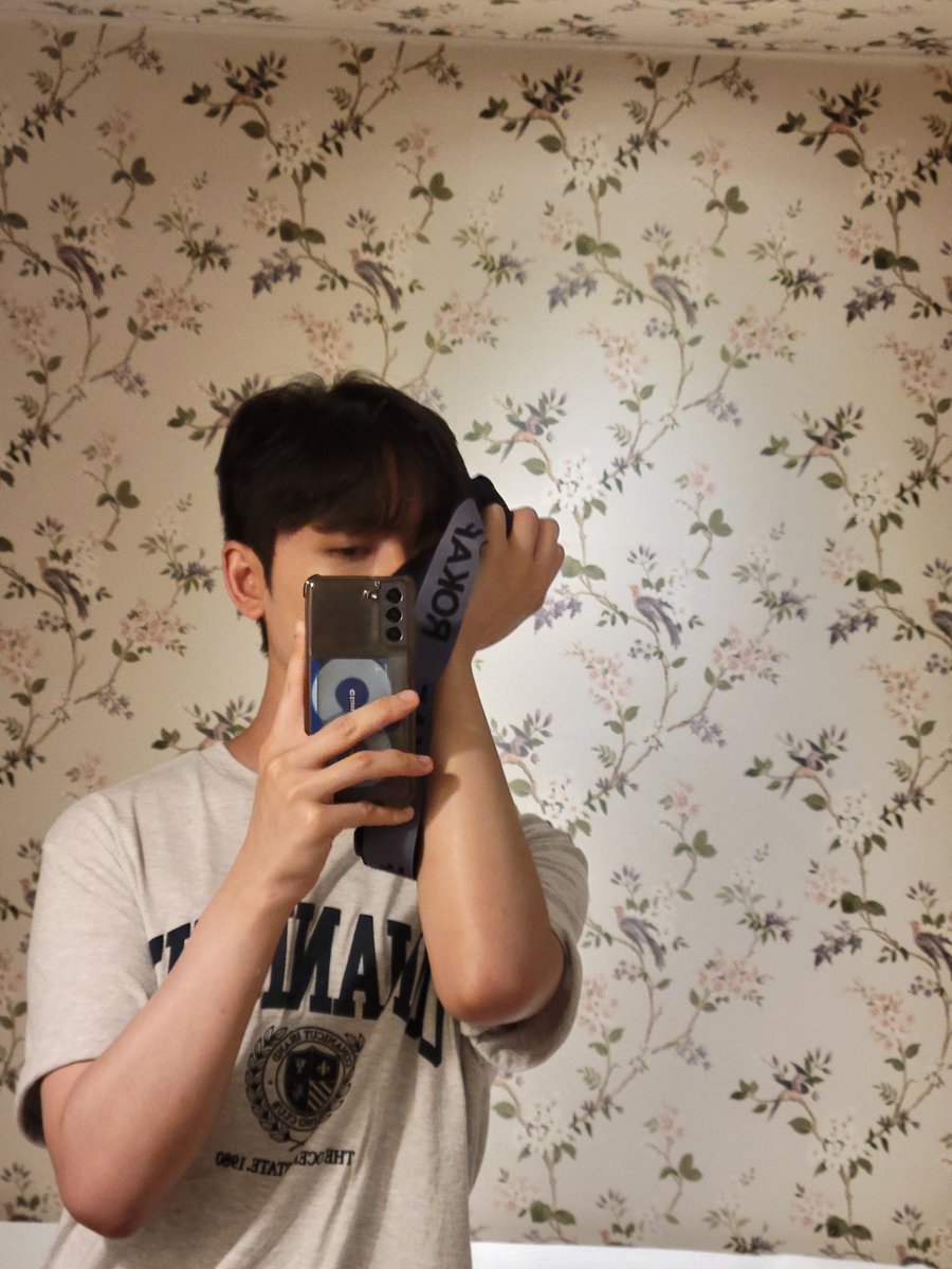 gnm201203's tweet photo. 실시간
나 진짜 변대인가봐.... 탑이 샤워하는 동안 몰래 팬티 냄새를 맡기 ㅎ https://t.co/eR4tovQ4TG