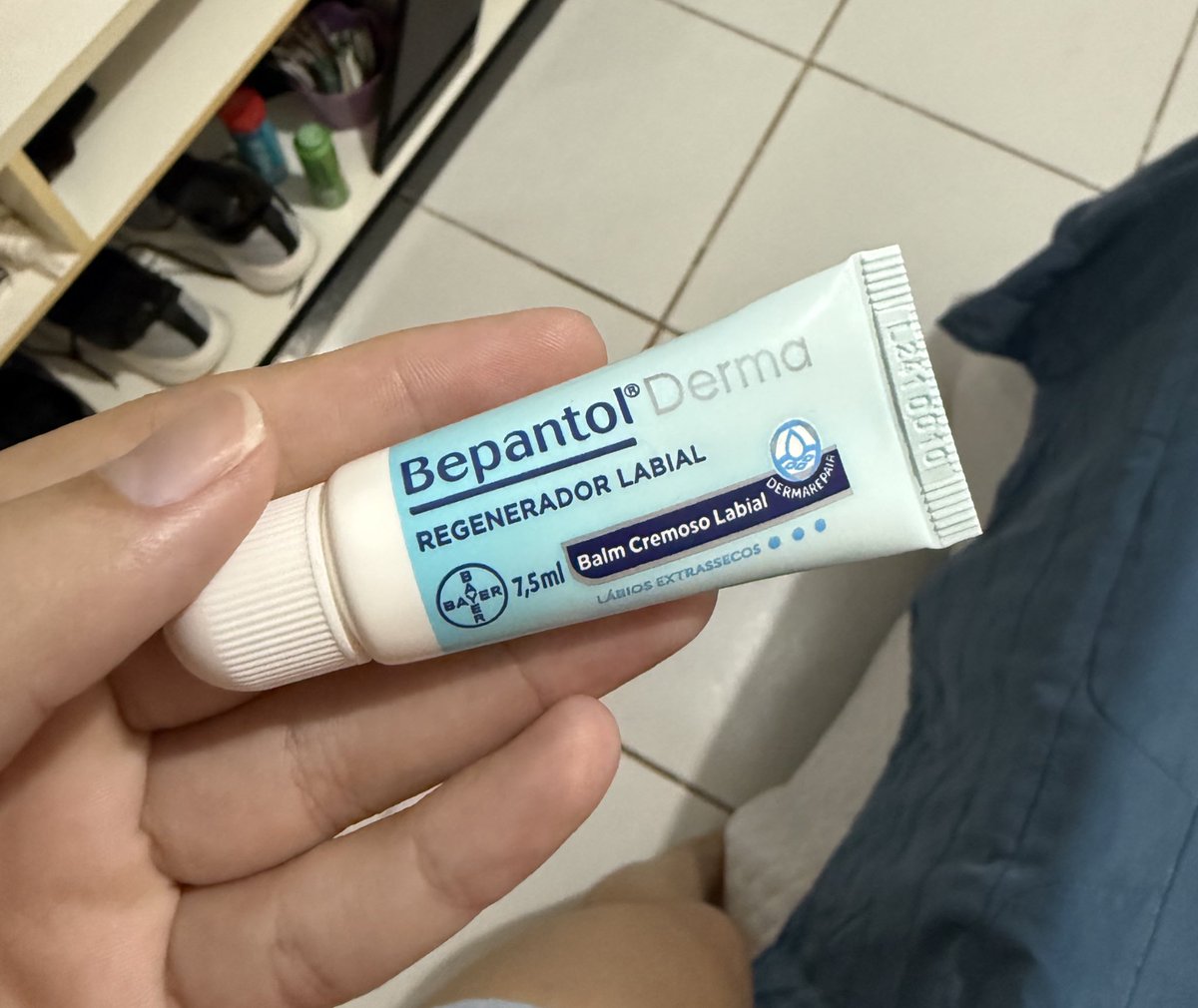 juhsav's tweet photo. Esse aqui é o melhor balm que existe, mas eu odeio pagar 50 reais nesse pingo de produto https://t.co/yxszflAIh4