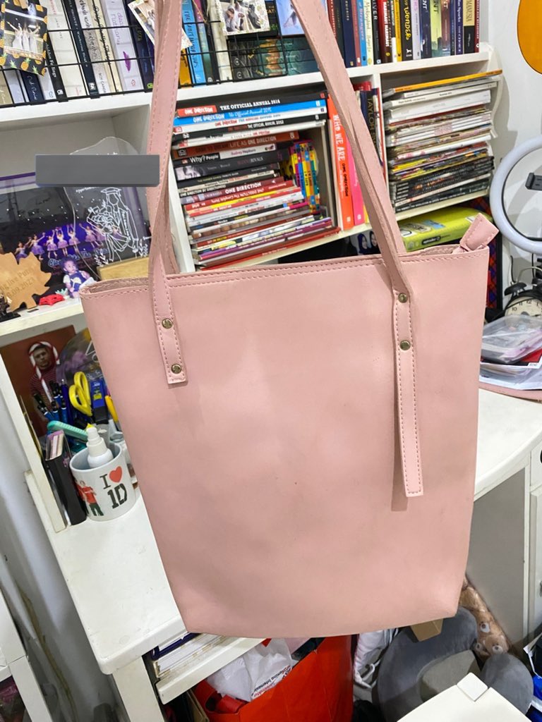 gavirots's tweet photo. totebag miniso 25k take all 40k https://t.co/FlpZ4mGrzp