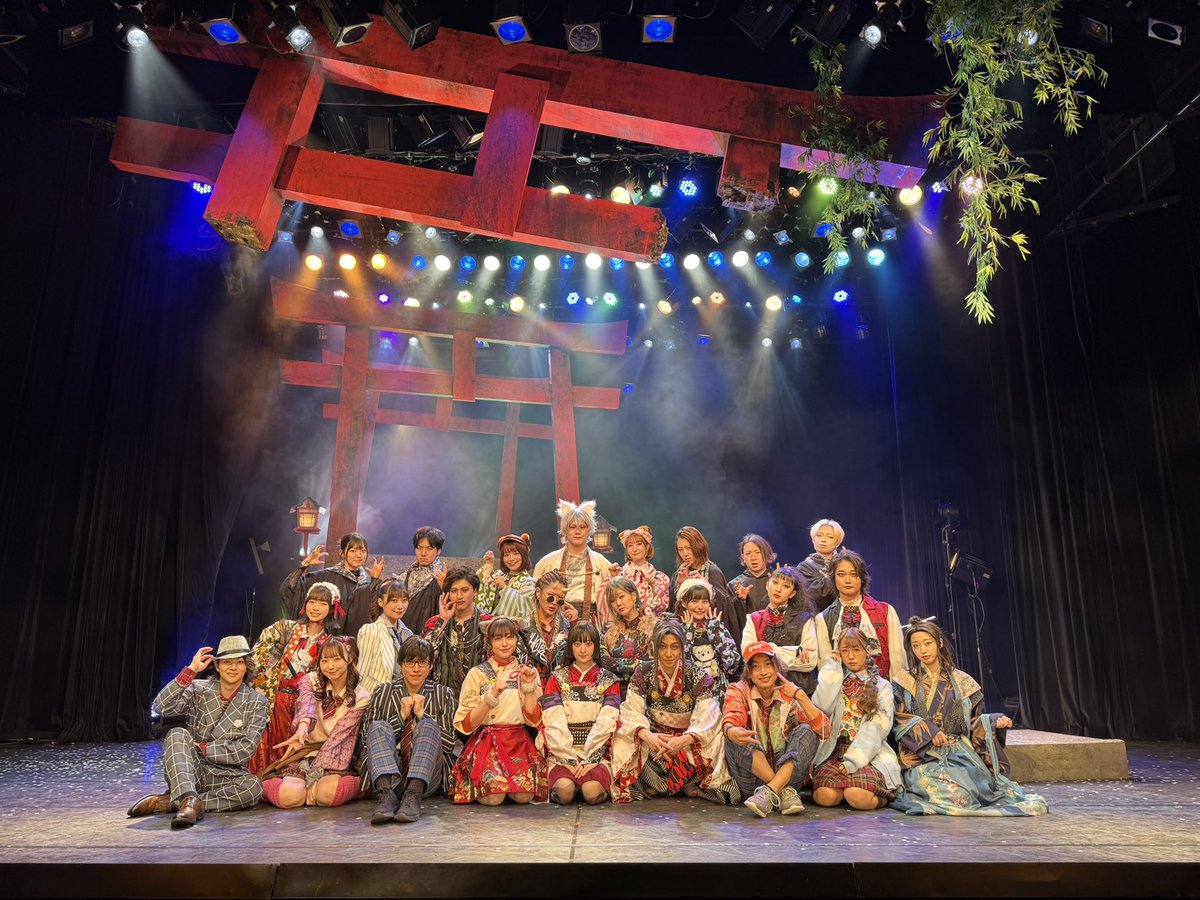 kamishibai_dtp's tweet photo. ⛩終幕のお知らせ⛩

舞台「カミシバイ-開-」
本日無事に千秋楽を迎える事ができました！

連日沢山のご来場、熱いご声援を
誠にありがとうございました！！

#カミシバ��� https://t.co/OX9hCS1WiJ