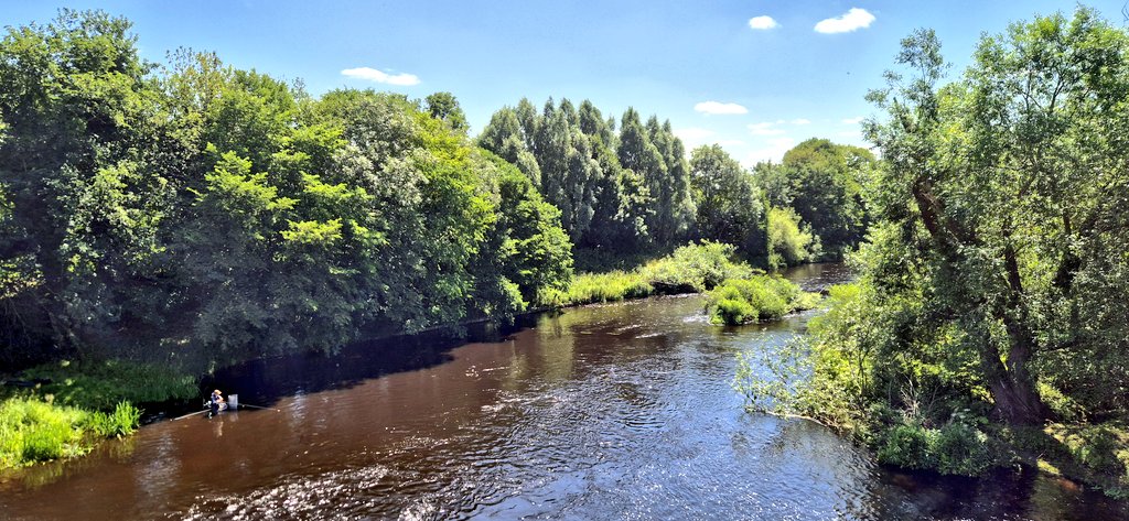 Blue skies and stunning views, but a struggle of a long run. Cut short as it was quite hot, but still got some miles in the legs 🥵👟