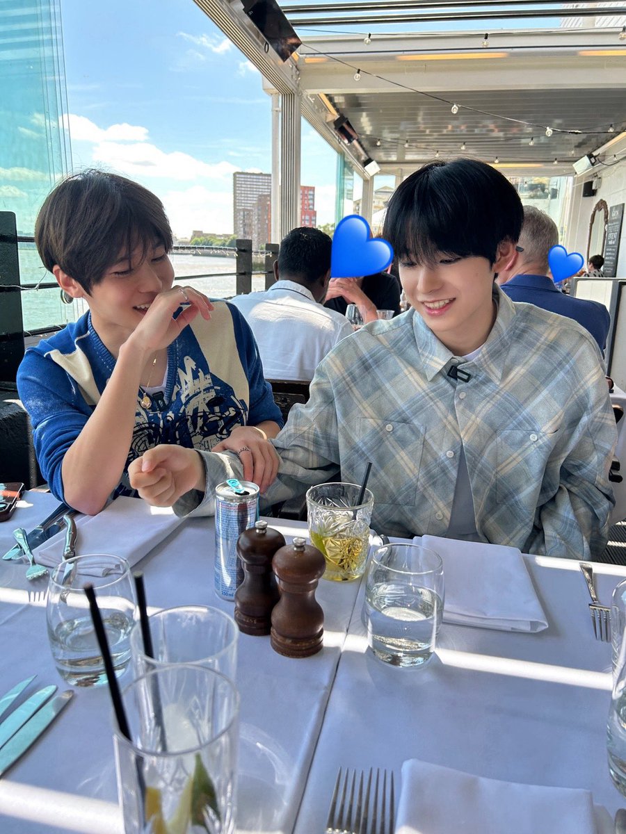 oniihy's tweet photo. 유우시온 in London 𓈒𓏸⋆꙳ https://t.co/eSgGHViJ3L