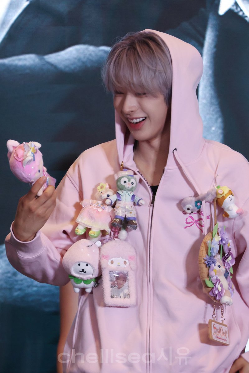 chel_seasea's tweet photo. pinky～～～💗
#NEXZ #TOMOYA #Tomoya
#ネクスジ #넥스지 #トモヤ #넥스지 #토모야 https://t.co/CXmX18TsGx