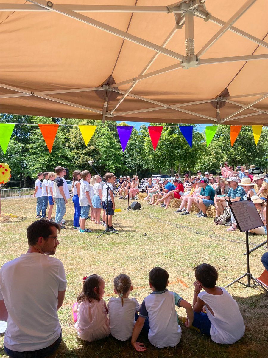 guillaumegarot's tweet photo. Kermesses des écoles, fête des voisins, fêtes communales et vide-greniers : autant d’occasions de se retrouver durant ce week-end chaud et animé.
Le plaisir de partager de bons moments, entre toutes les générations.
#Entrammes #Laval #Champfremont #Gesvres #Averton #Champgeneteux https://t.co/8tWM6ctYGv