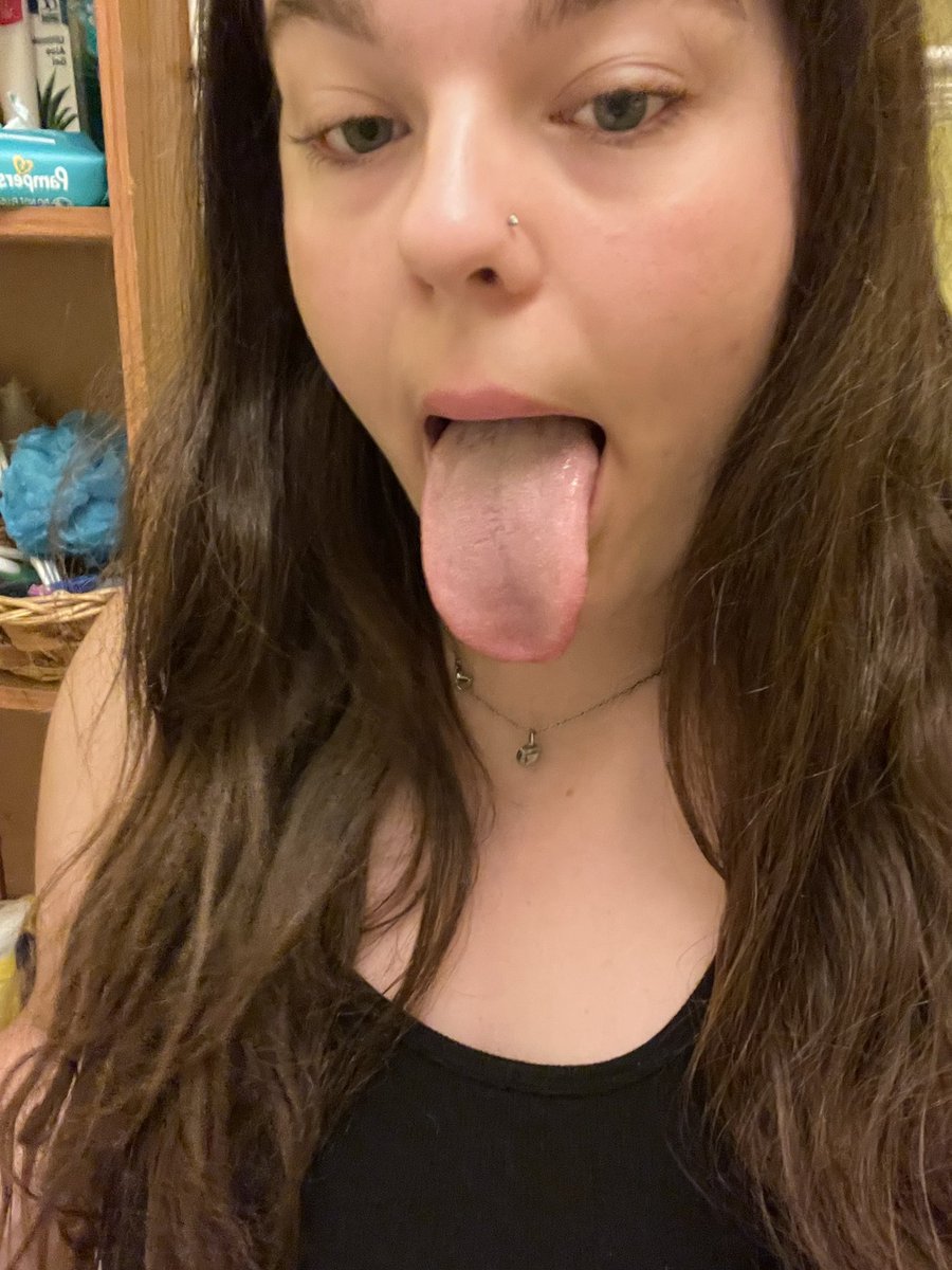 CookieB2004's tweet photo. Follow my instagram too see me naked 😘😘 haileyann22 https://t.co/ITkOg89yg0