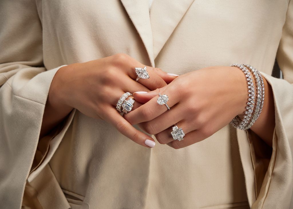 Buy diamonds like an expert with these 8 tips
sothebys.com/en/articles/bu…
