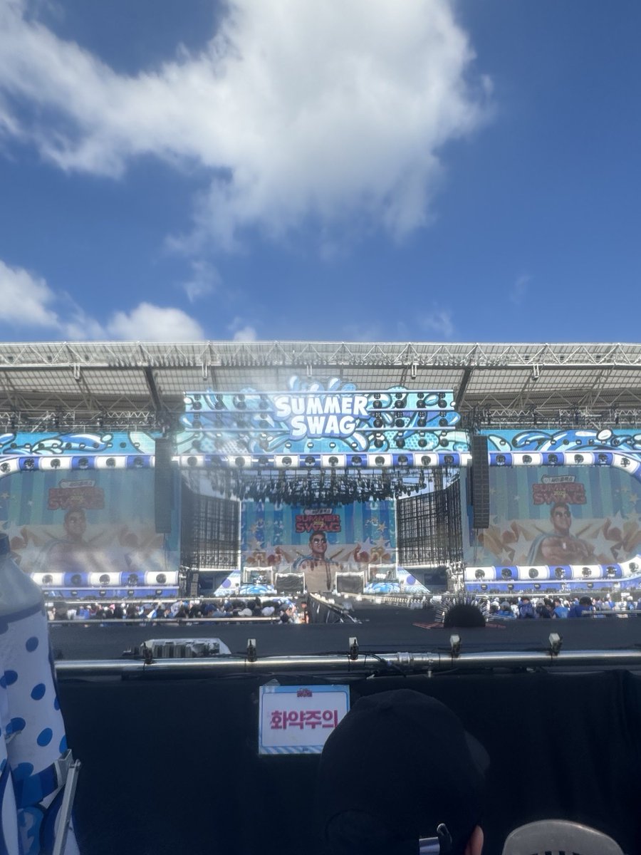 acleancarat's tweet photo. 진심으로 너무 힘든데 살 거 같음
감기 걸린 채로 가서 지금 몸 상태 에반데
오늘... 진짜..... 너무 아름답고 행복했음
여름의 부석순 너무 사랑해 https://t.co/ltWtKMyn1v