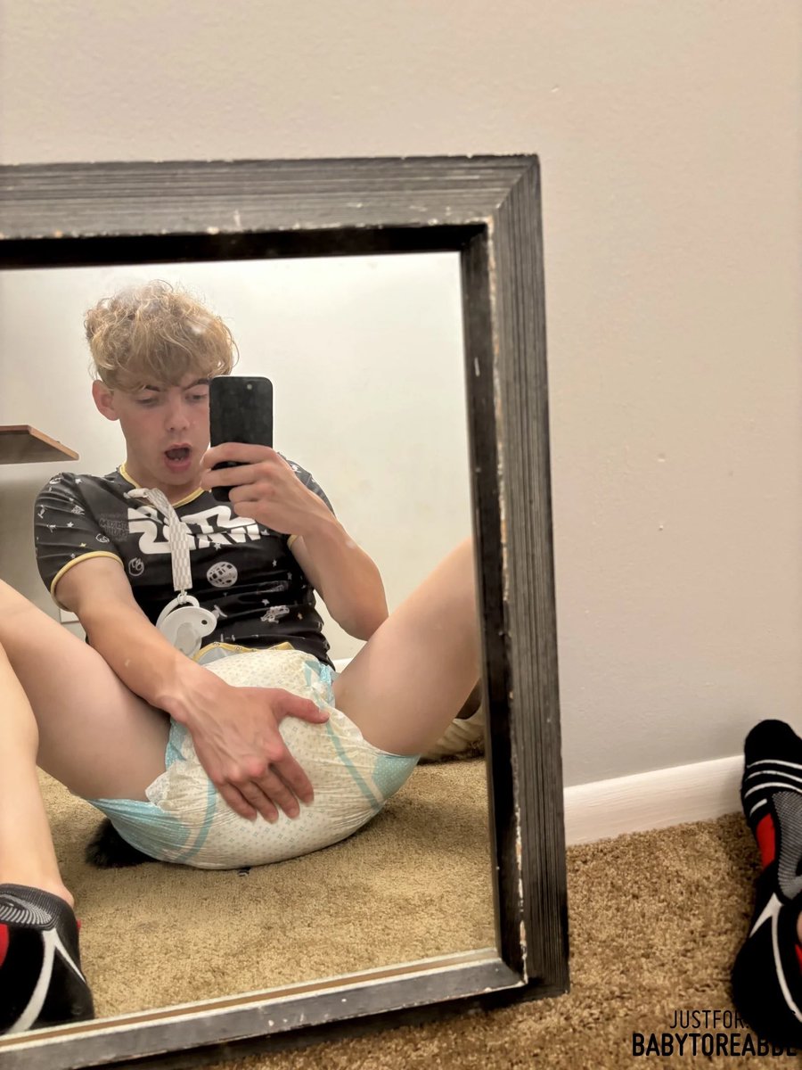 Time to go change then go to Seattle Pride🏳️‍🌈… orrr maybe I shouldn’t change 🤭

Go to my JFF to vote!🗳️ 
justfor.fans/BabyToreABDL