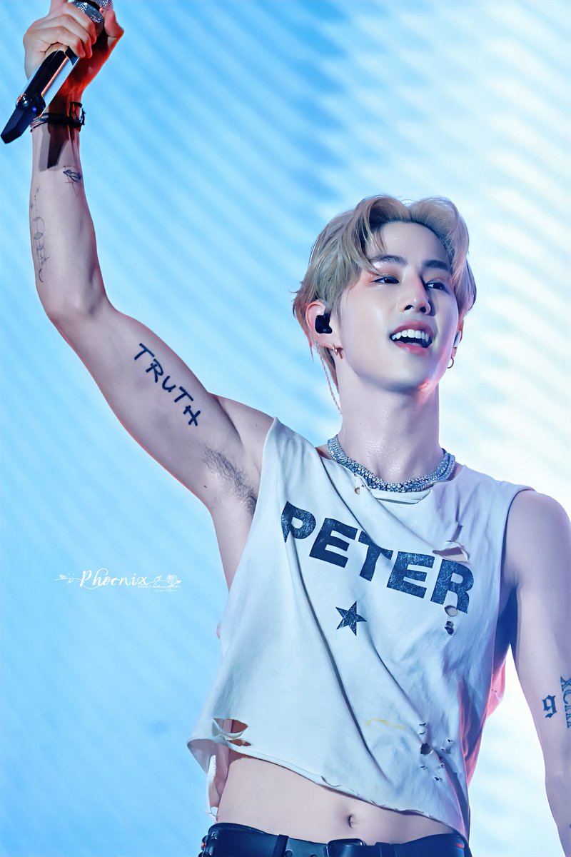 PHoeniX94mt's tweet photo. back to 2016 😢
#MarkTuanxBazaarGala 
#MarkTuan #Mark #段宜恩 #마크 
@marktuan @DNAmngmnt https://t.co/Z2gE3spHhn