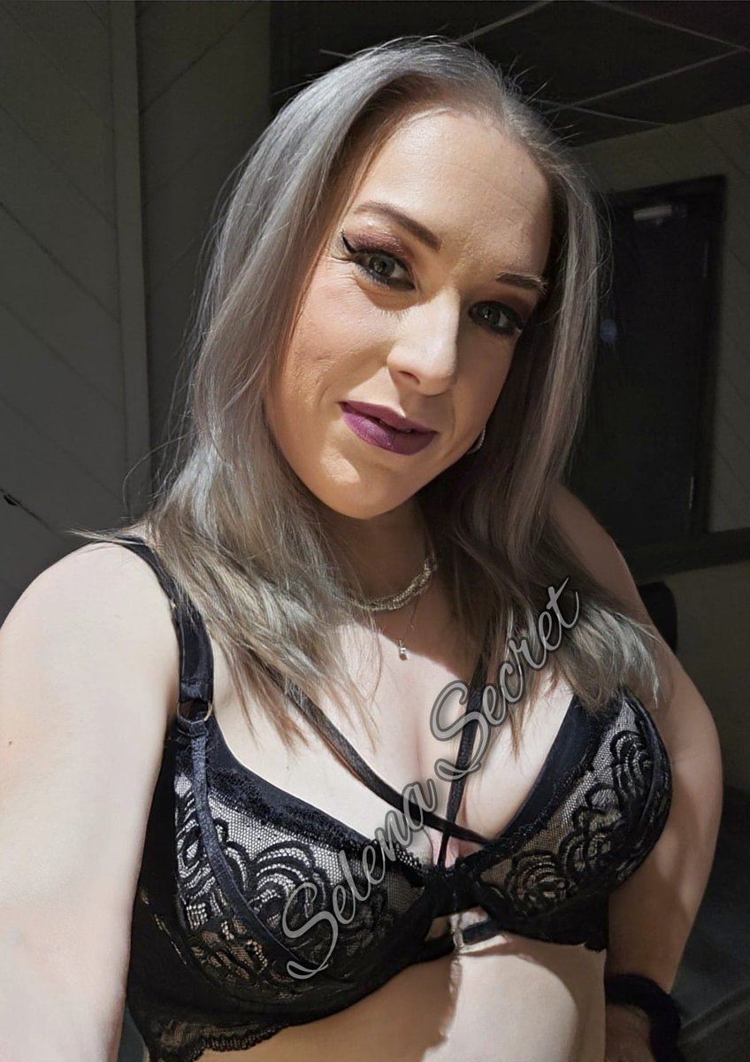 Selena Secret 🏵fficial tweet media