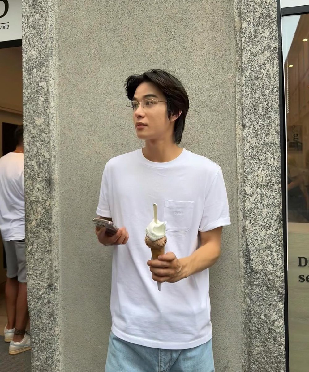 kjwhive's tweet photo. JUNGWOO https://t.co/OCQNltdNC4