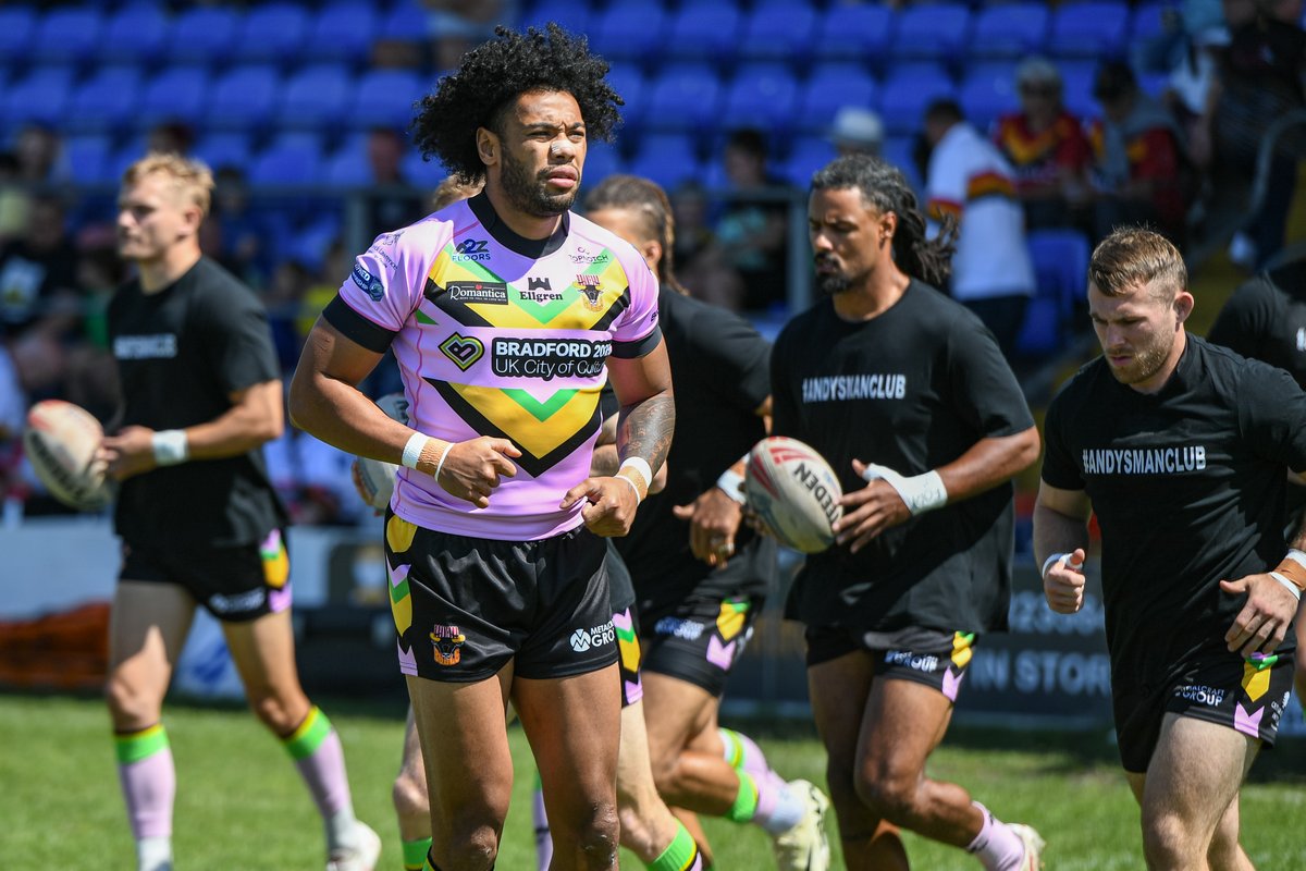 OfficialBullsRL's tweet image. 👊🏻 | Warm ups complete. Time to battle…

#coyb #bradfordbulls #rlfc #strengthinnumbers
