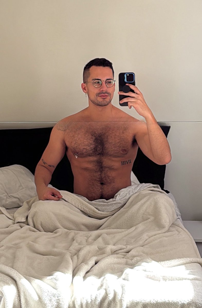 orafamello's tweet photo. Ia postar o bom dia proibidão que tirei logo depois dessa foto mas deixei lá pro PRVCY 🥵 RT ganha prévia na DM 🫣 https://t.co/9uO5qm0yYv