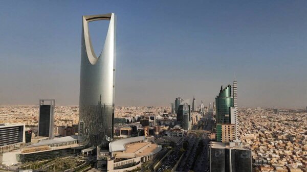 Saudi Gazette:
ارتفاع تدفقات الاستثمار الأجنبي المباشر في السعودية خلال الربع الأول من 2025:

•صافي تدفقات الاستثمار الأجنبي المباشر ارتفع بنسبة 44٪ ليصل إلى 22.2 مليار ريال مقارنة بالربع الأول من 2024.

•تدفقات الاستثمار الأجنبي الصادرة من المملكة بلغت 1.8 مليار ريال، إذ