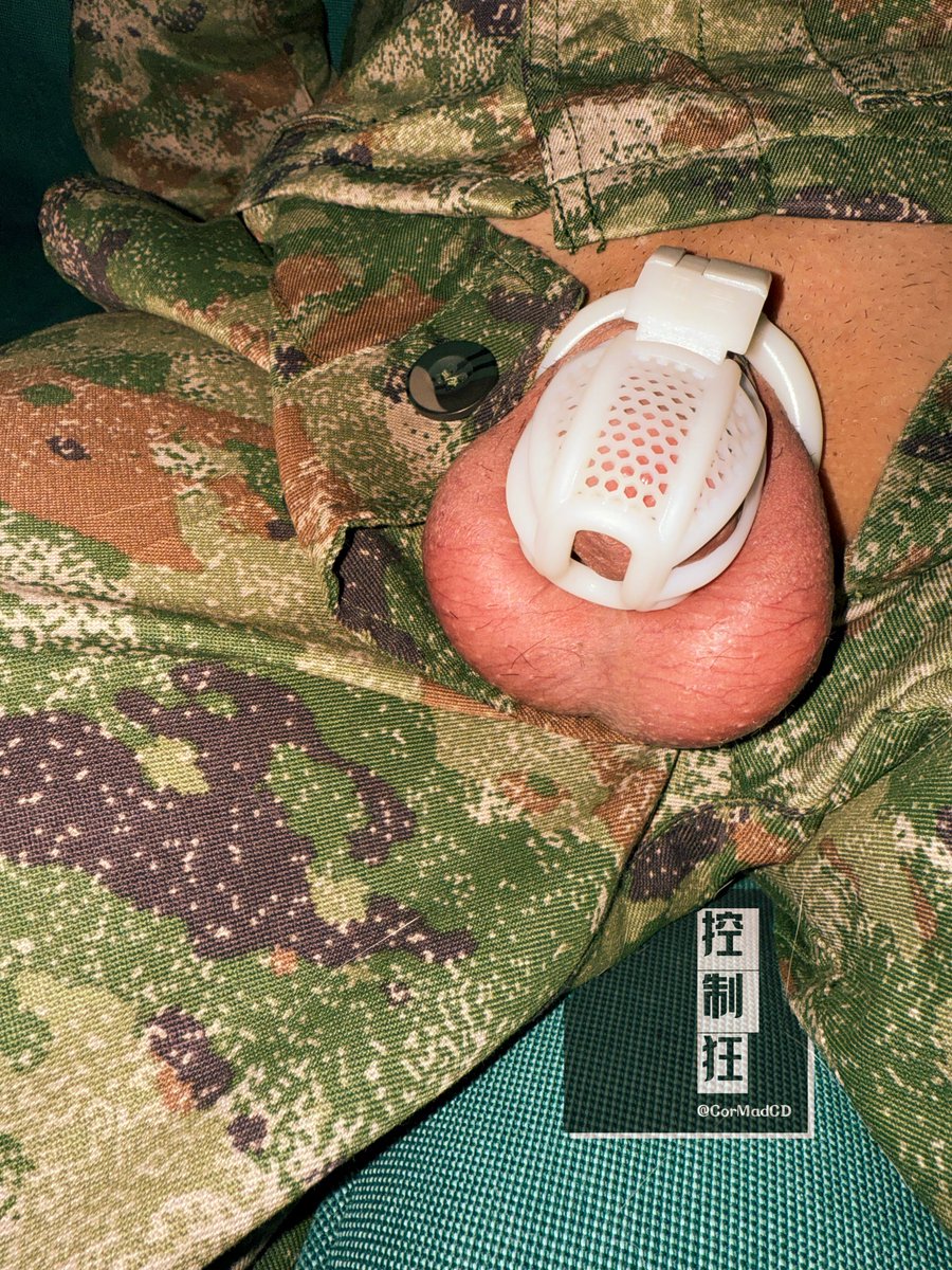 小狗说买过锁但是戴不上，我表示不信，给他戴好眼罩，这不就锁上了。👌