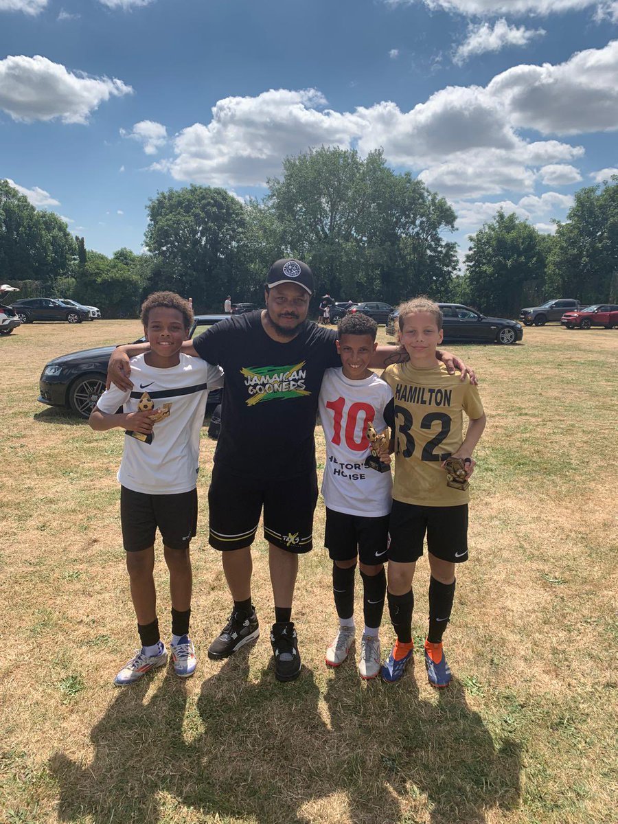 MajorBeatzUK's tweet photo. Just wanna big @TroopzAFC every single time. Was great to meet you fam &amp; thanks for showing luv to my son. Big up to your boy too. Only champions 🏆 round ere 👊🏾 https://t.co/fCOjEe7I5Q