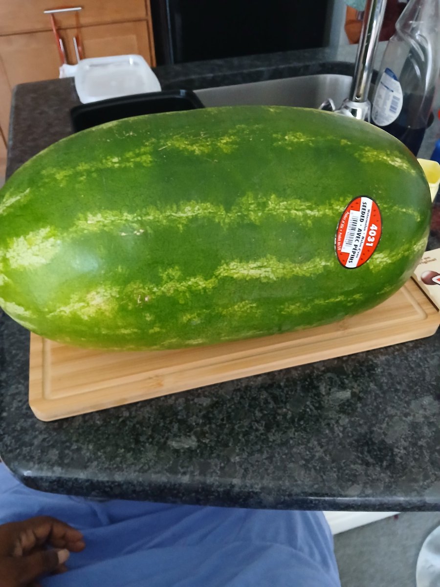 MMitchell4590's tweet image. 24 hour watermelon challenge starts today. I will eat nothing but watermelon and drink water. I will do it again on Tuesday. Get you a watermelon and join me. Comment 🍉 and let's get to it. Wish me luck. (First time) 😁