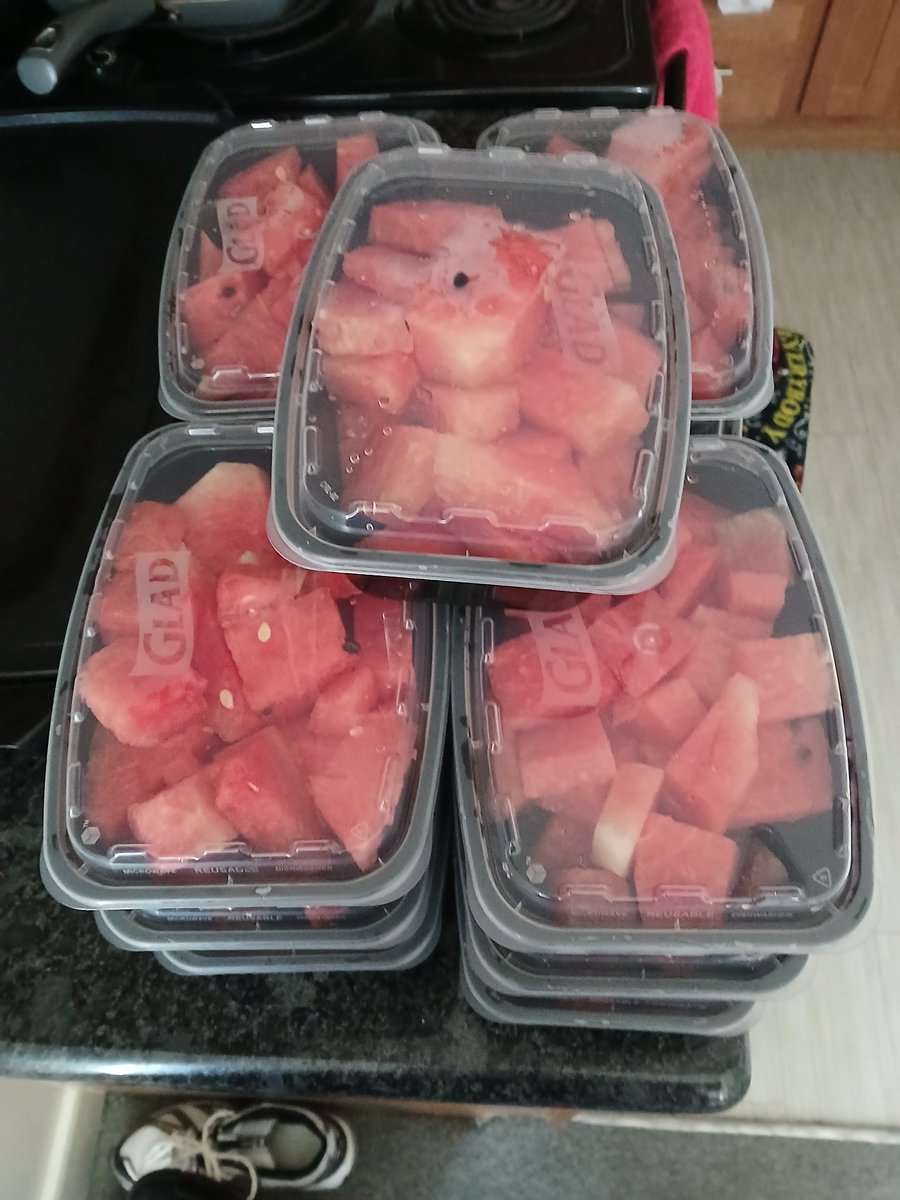 MMitchell4590's tweet image. 24 hour watermelon challenge starts today. I will eat nothing but watermelon and drink water. I will do it again on Tuesday. Get you a watermelon and join me. Comment 🍉 and let's get to it. Wish me luck. (First time) 😁