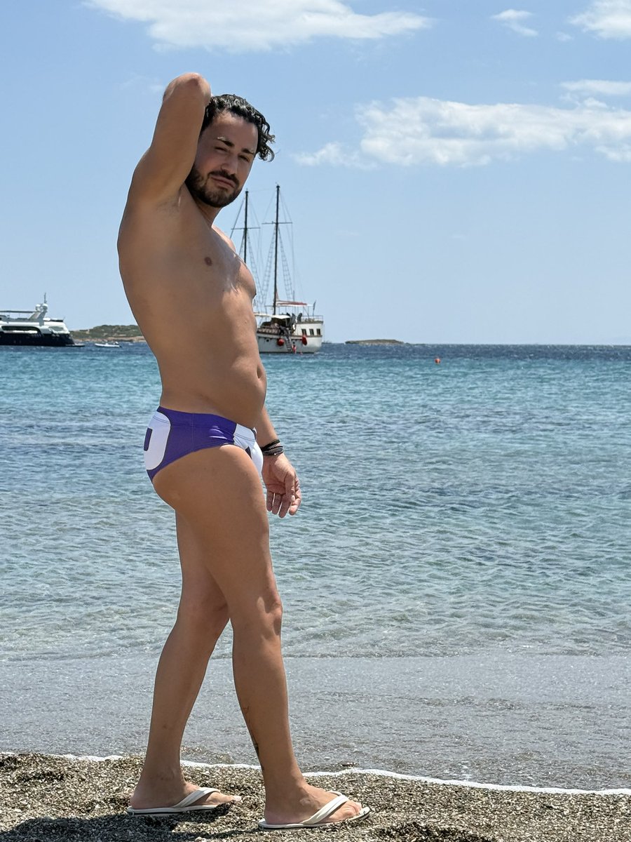 Γιορτάζω σήμερα … εγώ δεν ανέβασα #Μιση_φωτογραφια