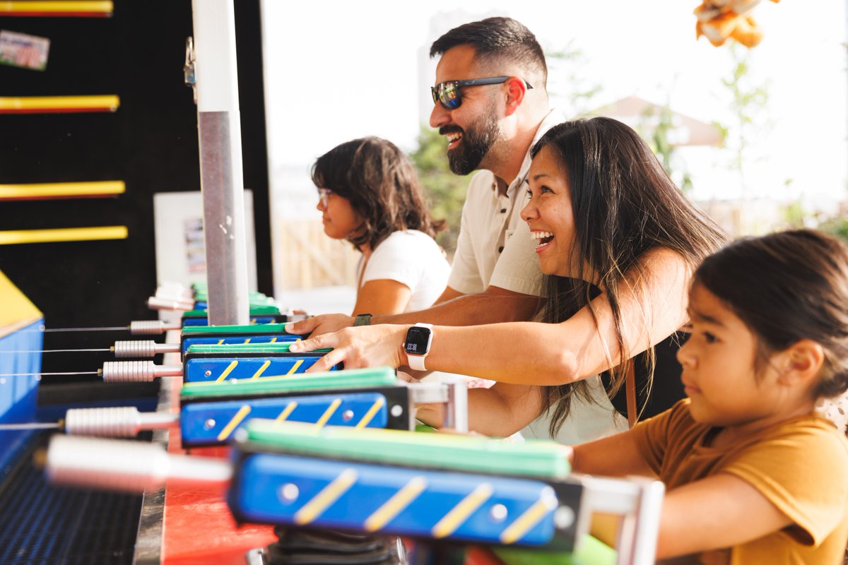 DelRiverWfront's tweet image. Keep the Independence fun rolling on the Waterfront! Liberty Flea at @cherrystpier, Family Fun Day at @SSHarborPark, Skate with Characters at @IBXRiverRink, markets, music, and memory-making — all today! 

bit.ly/3bbYSTp 

#MyPhillyWaterfront #MakeSummerYours