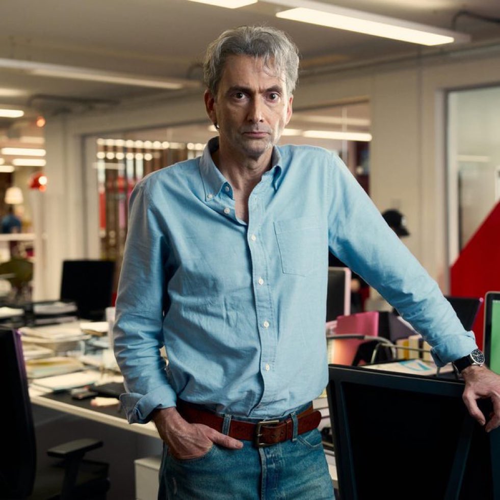 할배콤발현
(머리 회색으로 염색해둬서 더더욱이 할배같네요....)