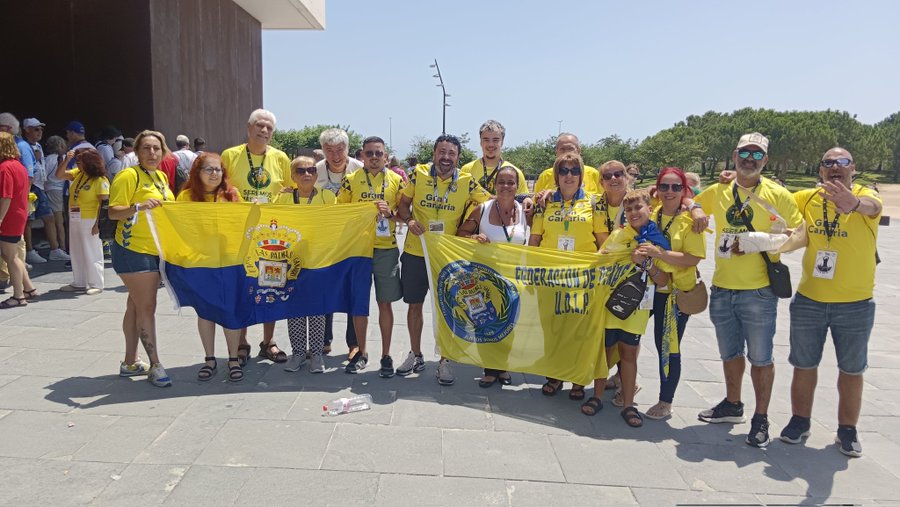 UD Las Palmas (@udlp_oficial) on Twitter photo Castellón acoge el XXI Congreso Anual de Peñas de <a href="/AficionesUnidas/">Aficiones Unidas</a> en el que, durante este fin de semana, se dan cita más de 1.000 aficionados, y al que no ha faltado una representación de <a href="/FPUDLP/">Peñas UD LAS PALMAS</a> 👏🏽👏🏽
#LaUniónHaceLasPalmas 💛💙 #SeremosMásUnión Castellón acoge el XXI Congreso Anual de Peñas de <a href="/AficionesUnidas/">Aficiones Unidas</a> en el que, durante este fin de semana, se dan cita más de 1.000 aficionados, y al que no ha faltado una representación de <a href="/FPUDLP/">Peñas UD LAS PALMAS</a> 👏🏽👏🏽
#LaUniónHaceLasPalmas 💛💙 #SeremosMásUnión