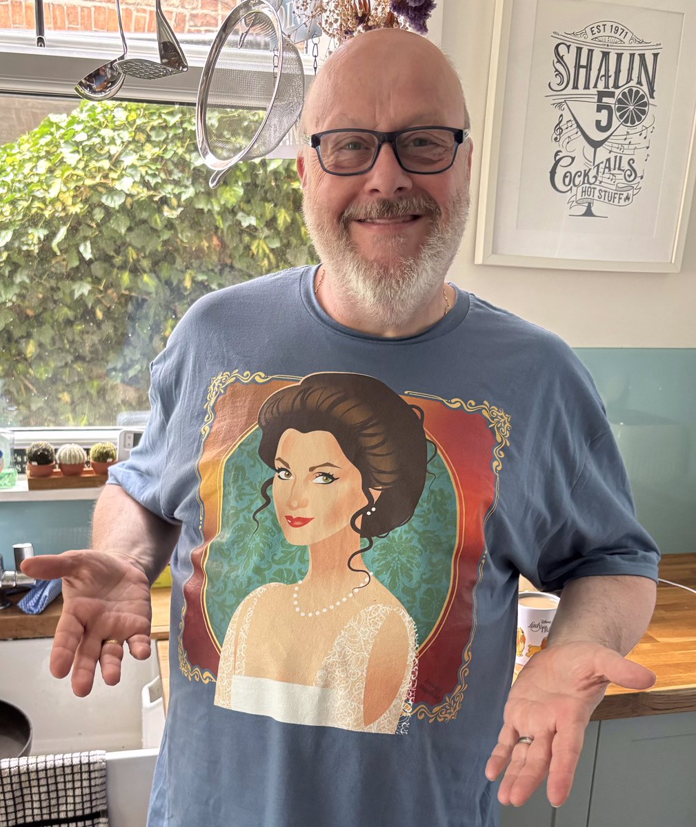 TheatreFlashba1's tweet image. Really love my new Elise McKenna T-shirt. #SomewhereInTime #IsItYou? @alejandromogolloart on Red Bubble.