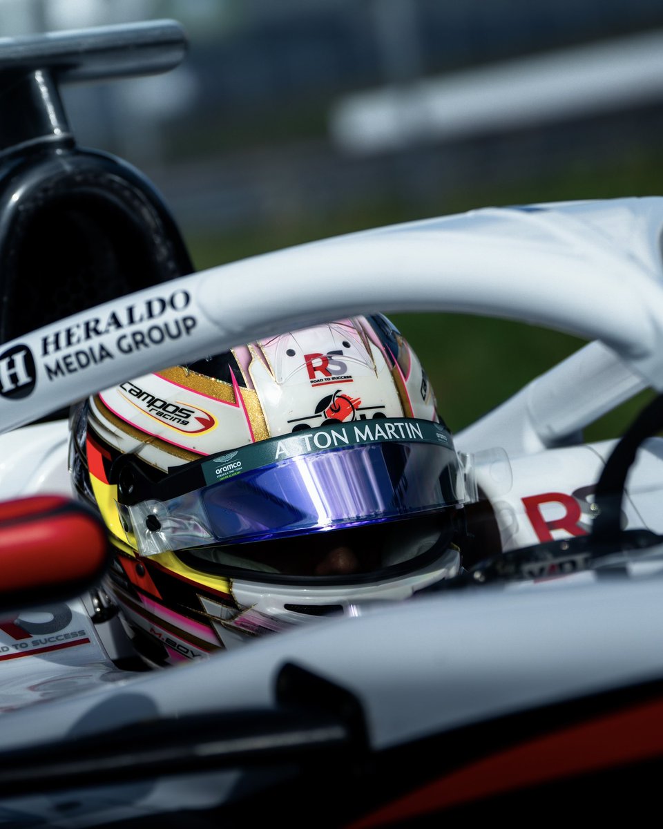P14 🚀 P3 (+VR) 💥👊🏽

Podio especial en mi primer finde como piloto de la Driver Academy de <a href="/AstonMartinF1/">Aston Martin Aramco F1 Team</a>... pero sabor agridulce. <a href="/NikolaTsolov/">Nikola Tsolov</a> y <a href="/CamposRacing/">Campos Racing</a> merecían la victoria porque han hecho un trabajazo todo el fin de semana

🔜  Silverstone

#AustrianGP | #FIAF3